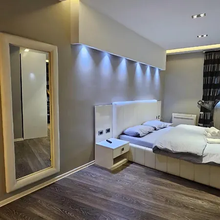 Xclusive Skanderbeg Square Apartment