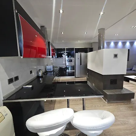 Xclusive Skanderbeg Square Apartment *